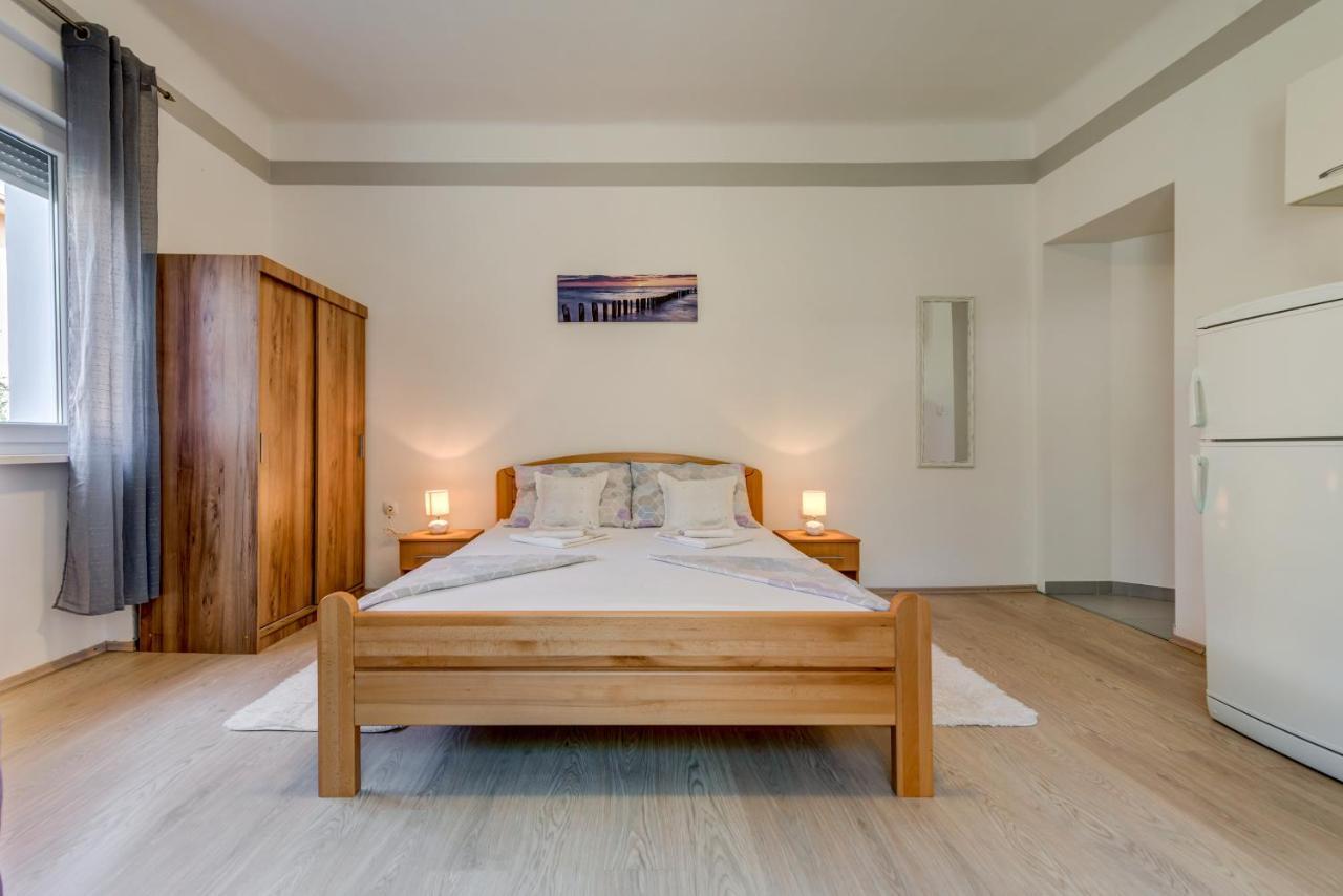 Ferienwohnung Petite Split Exterior foto